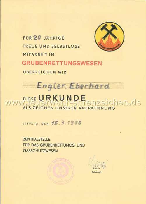 Feuerwehr Ehrenzeichen De DDR 44003